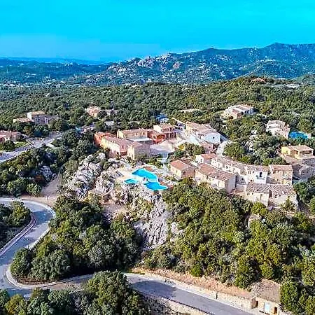 Borgo Smeraldo 4*